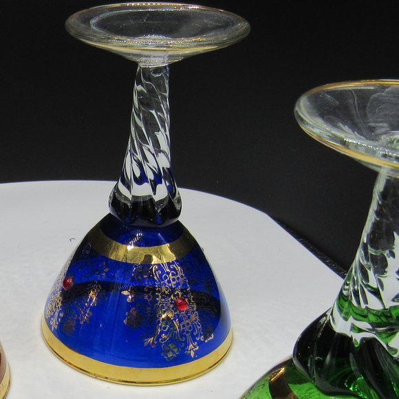 VINTAGE SET OF 5 GOLD RIMMED LIQUOR GLASSES. MADE IN ITALY. - Picture 3 of 6